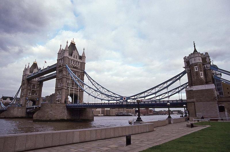 WT 2100 268-27 UK 1991.jpg